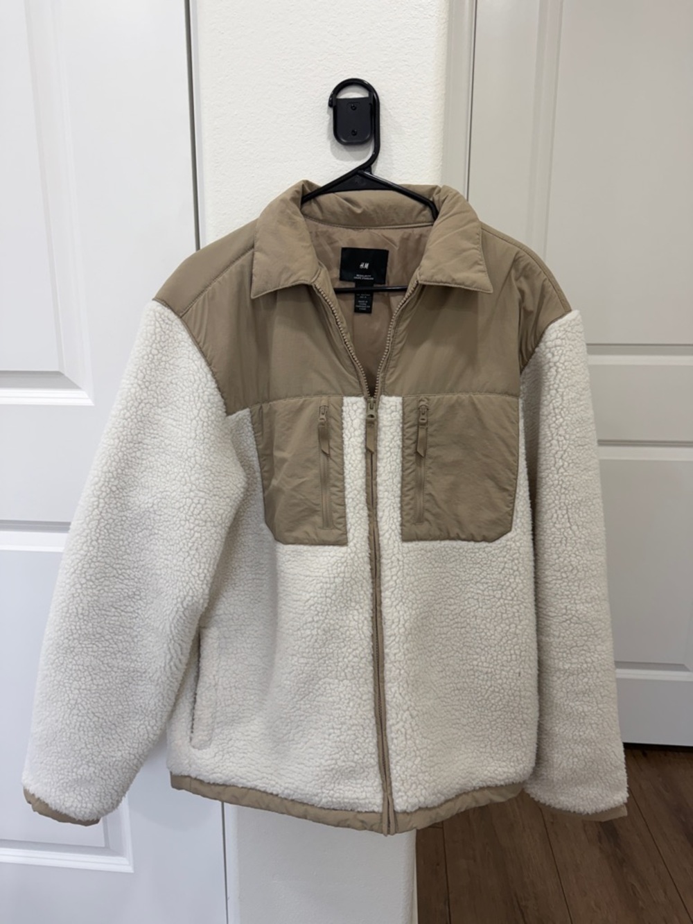 H&M Men’s Sherpa Jacket in Beige and Cream Contrast
